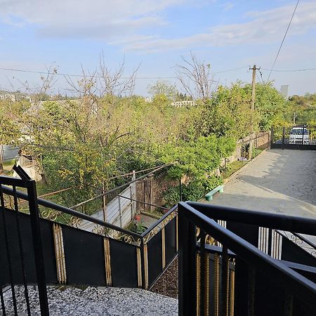 Guesthouse - Family Hotel Bagdati Ngoại thất bức ảnh