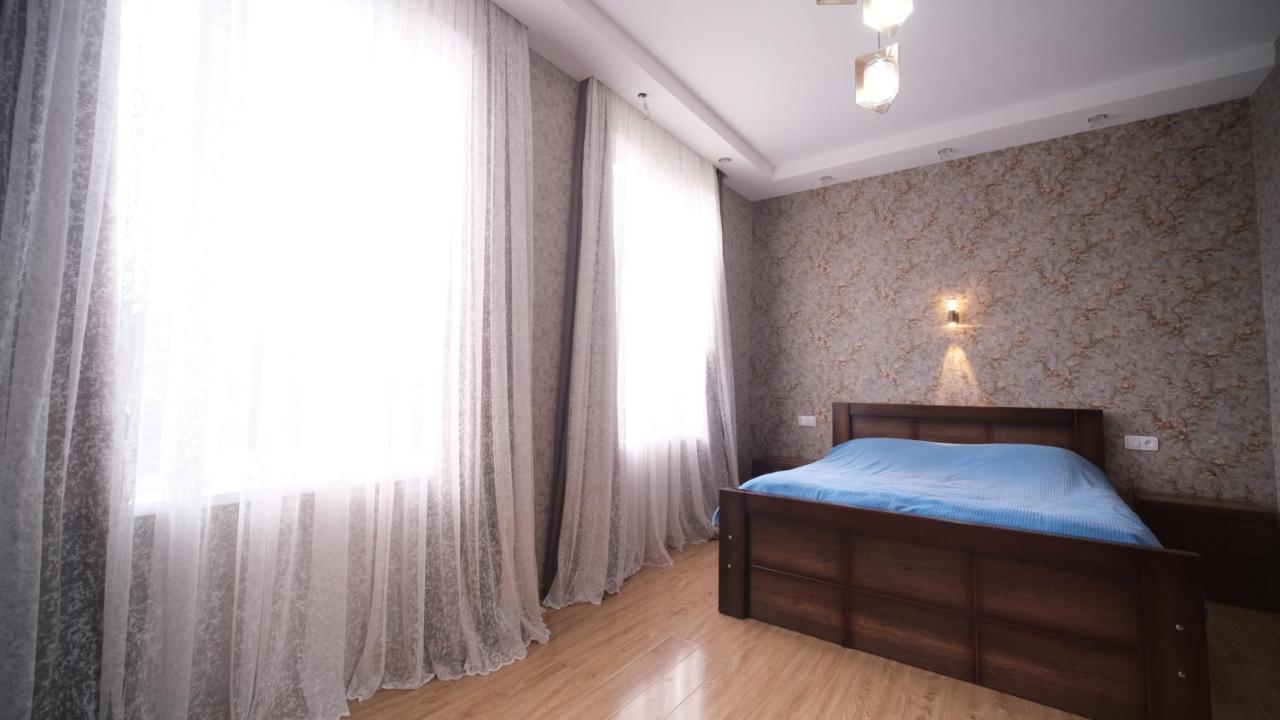 Guesthouse - Family Hotel Bagdati Ngoại thất bức ảnh