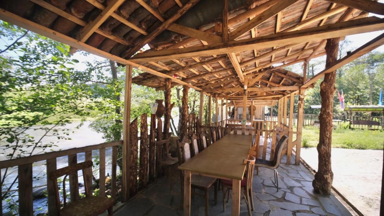 Guesthouse - Family Hotel Bagdati Ngoại thất bức ảnh
