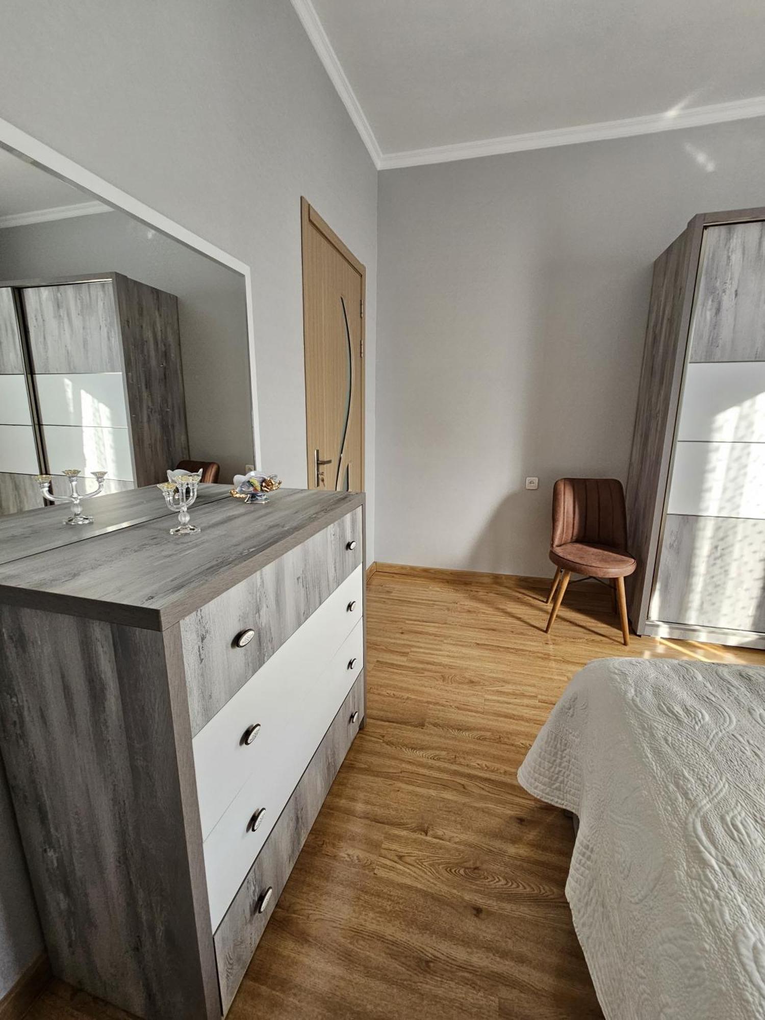 Guesthouse - Family Hotel Bagdati Ngoại thất bức ảnh